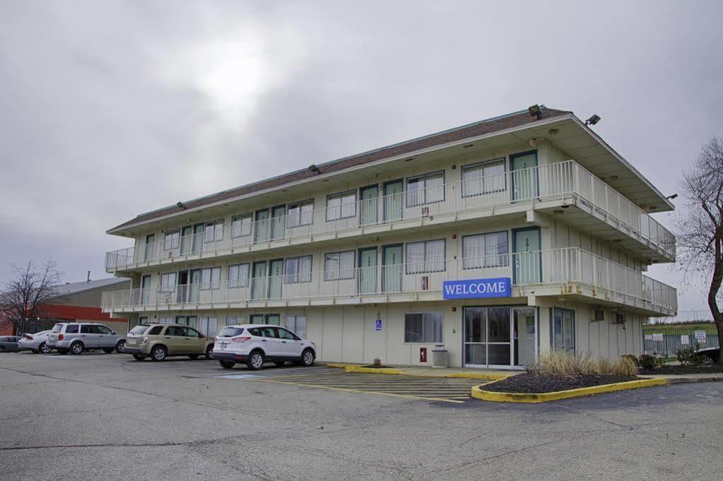 Super 8 By Wyndham Florence Exteriör bild
