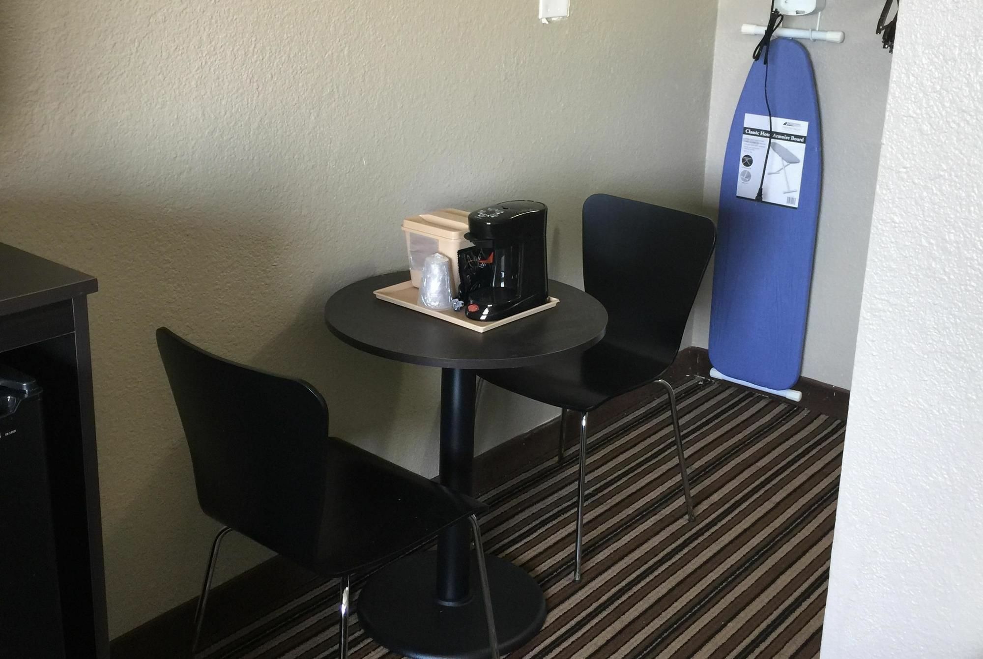 Super 8 By Wyndham Florence Exteriör bild